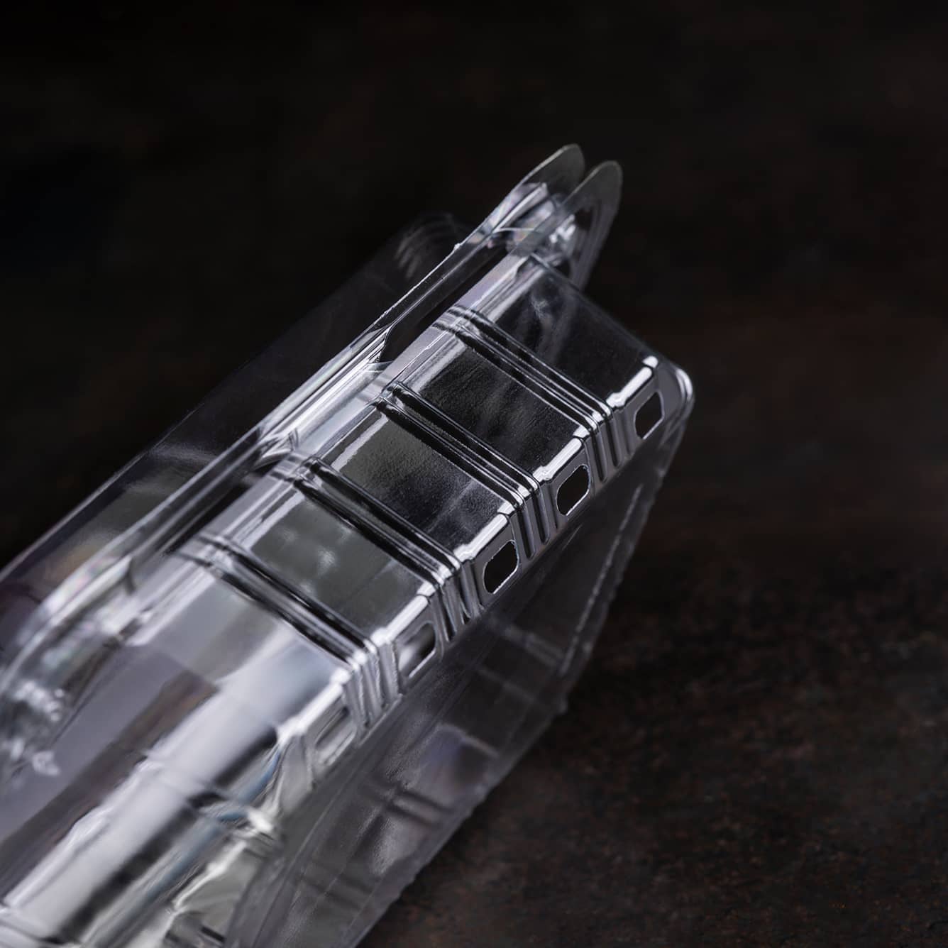 Showcasing side ventilation for Yucca Packaging's packaging in agriculture.